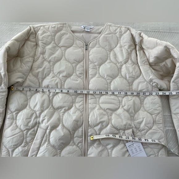 Athleta Quilted Puffer Alight Jacket in Bone color Size Large NWT - Picture 9 of 14